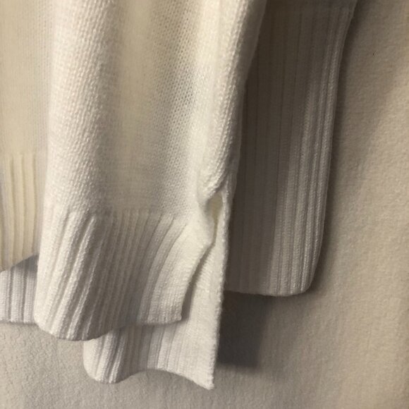 New DKNY Sweater: Size XL - Picture 9 of 10